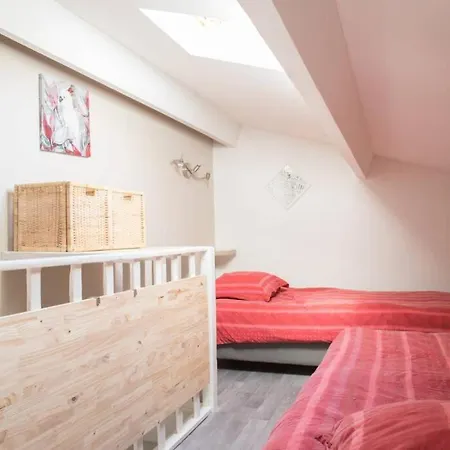 Holiday home A L'ombre Du Bananier *